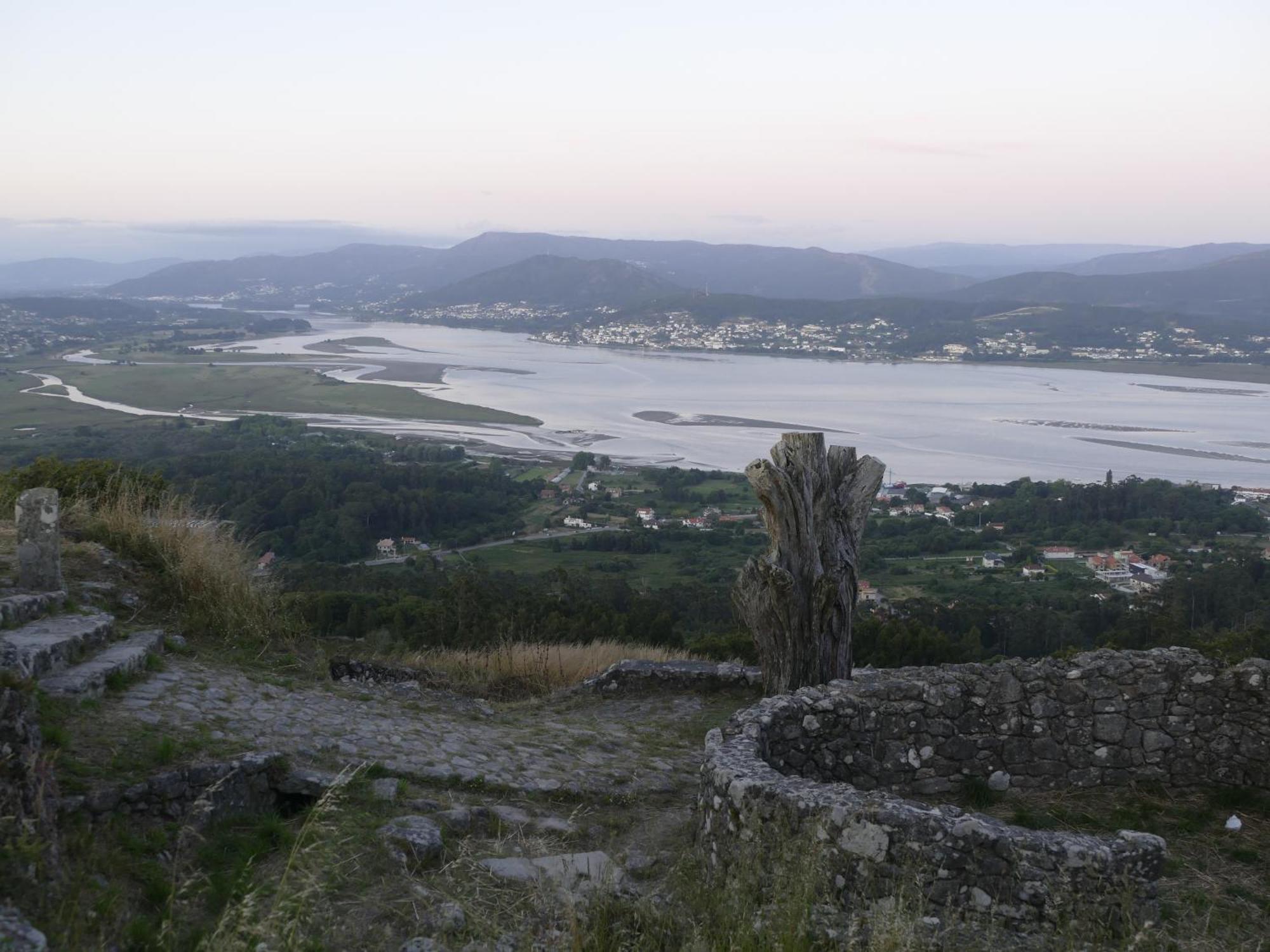 Casita A Estrenar En Finca Con Rio Proxima A Tui, Gondomar Y Portugal. Экстерьер фото